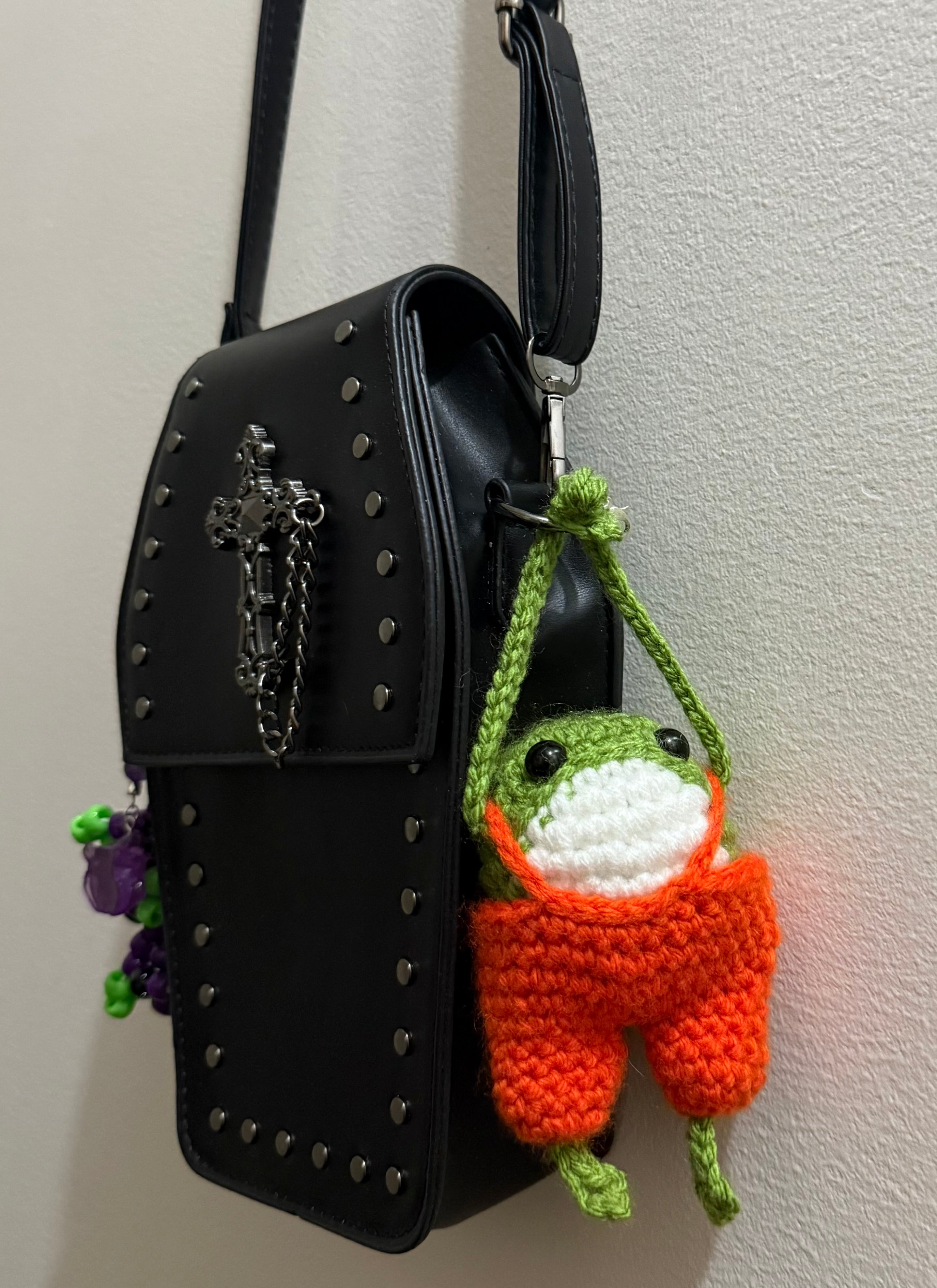 frog wearing overalls keychain (made to order)